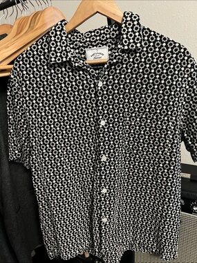 Portuguese Flannel Men's Black Floral Short-Sleeve Button-Down Shirt